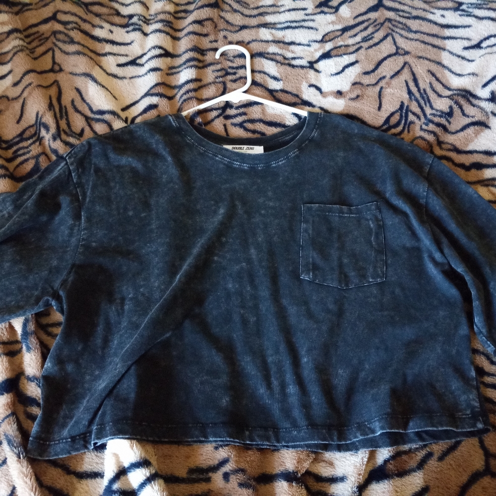 Women's black crop t shirt